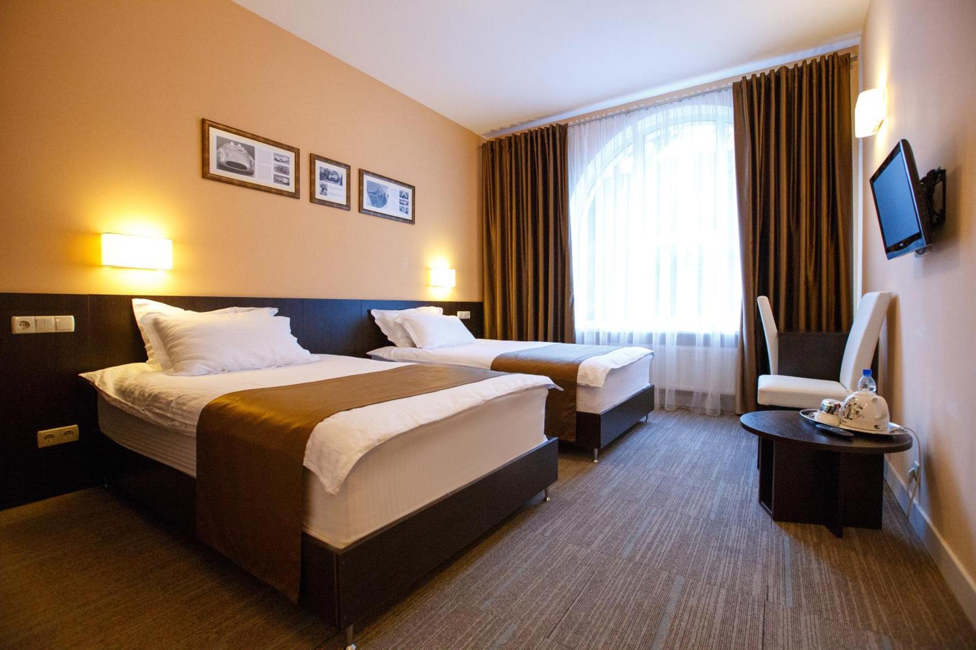 Hotel Schiller Kamjanske Exteriér fotografie